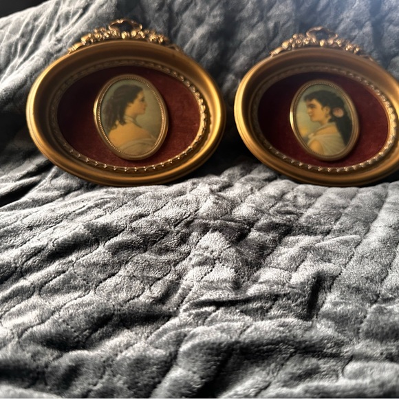 Ornate Gold Oval Wall Portrait Pair with Red Velvet Background - Picture 2 of 5